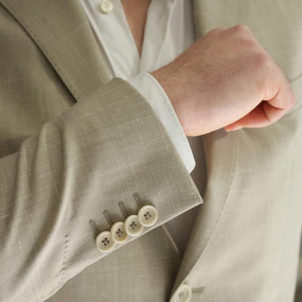 Eduard Dressler beige jacket button detail